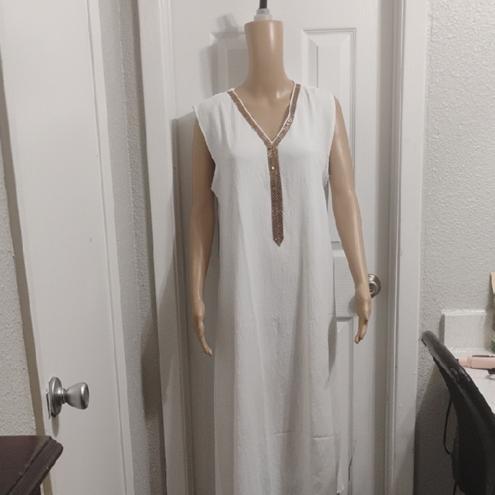 White Sleeveless Maxi Dress with Gold Accent - Picture 4 of 10
